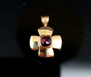 J-0477 Colgante cruz con granate Oro 18K Ocasión