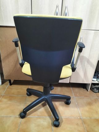 Silla escritorio con ruedas