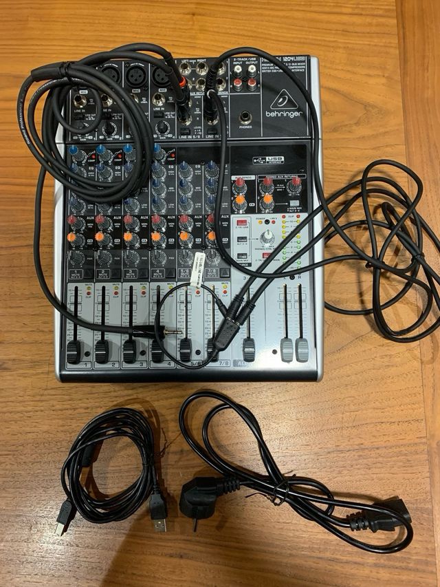 Mezclador BEHRINGER XENYX 1204 USB