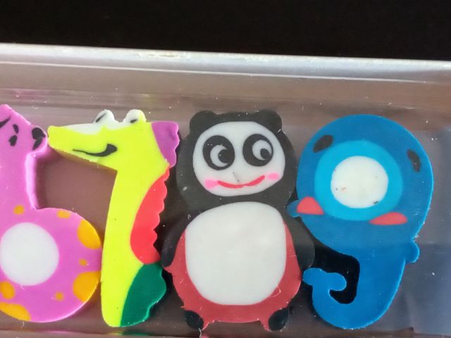 10 colorate gomme da cancellare a forma di animale