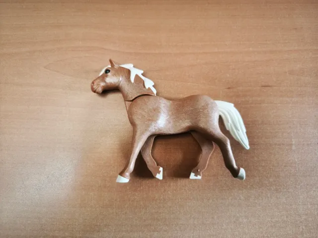 Caballo tercera generación de Playmobil