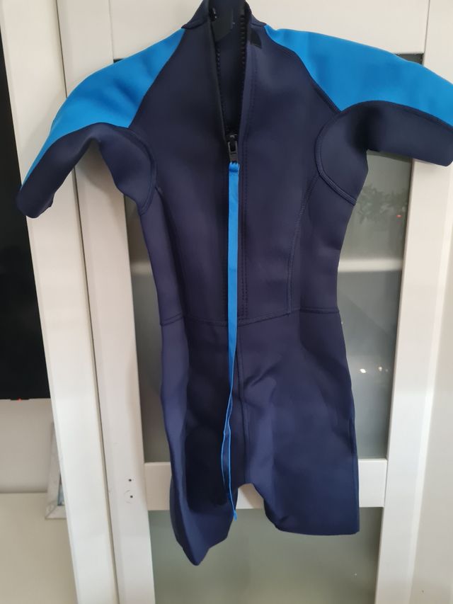 Mono neopreno juntos con zapatillas