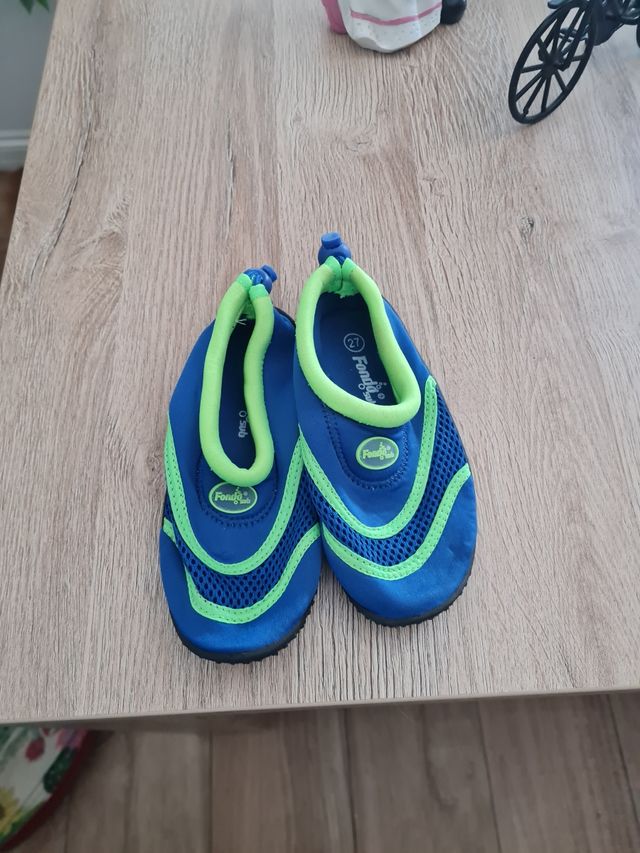 Mono neopreno juntos con zapatillas