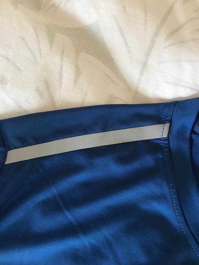 Camiseta técnica chico azul T-L