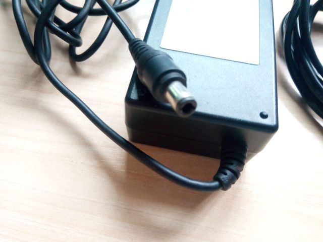 Cargadores portátil TOSHIBA 15V 5A y 15V 6A