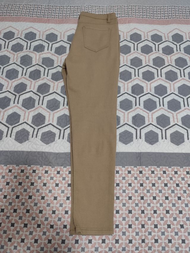 Pantalones vaqueros color marrón claro