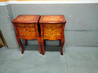 Mesitas de noche vintage / mesas auxiliares. Urge