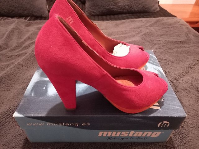 Zapatos fucsia tacón 36 mustang a estren