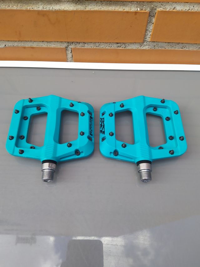 RACEFACE CHESTER Nylon Turquesa.Pedales NUEVOS.