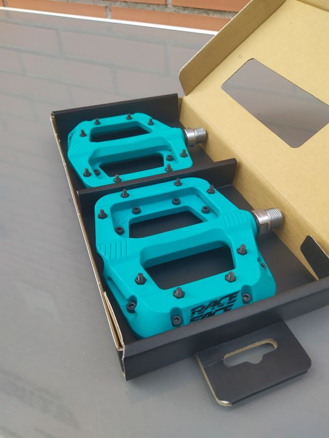 RACEFACE CHESTER Nylon Turquesa.Pedales NUEVOS.