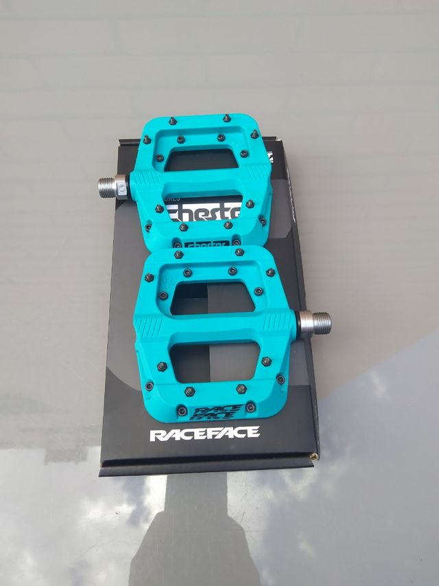 RACEFACE CHESTER Nylon Turquesa.Pedales NUEVOS.