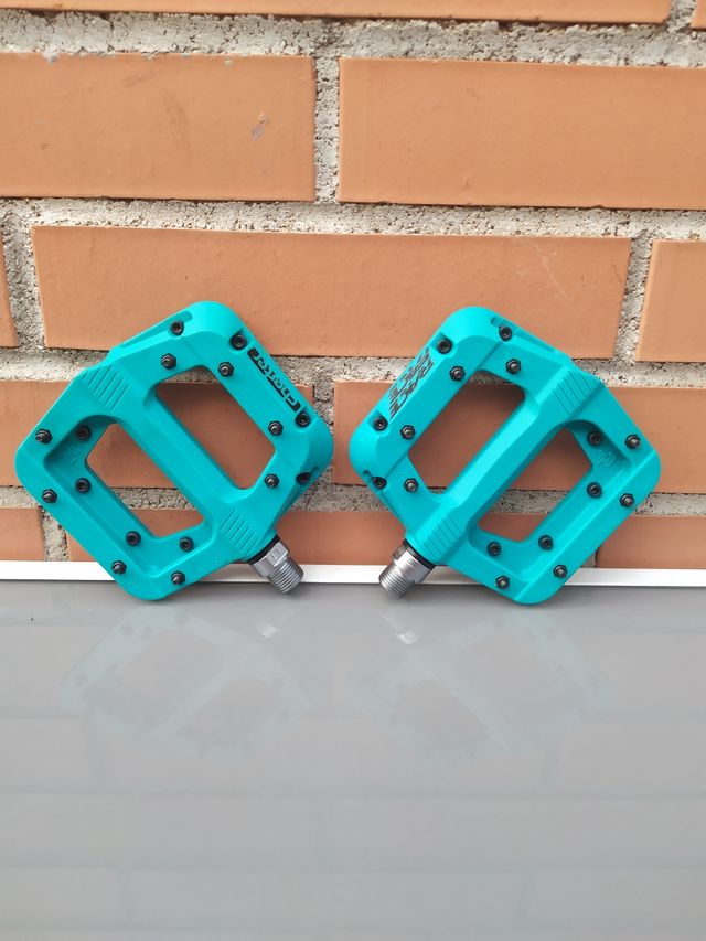 RACEFACE CHESTER Nylon Turquesa.Pedales NUEVOS.