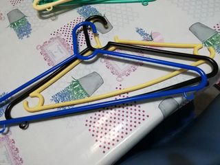 Lotto appendiabiti (grucce) colorati