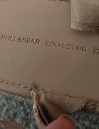 Bonitas sandalias con cuña de pullabear