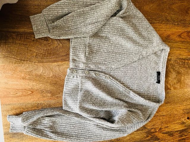 Preciosa rebeca gris