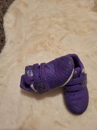 Zapatillas de niña NB 