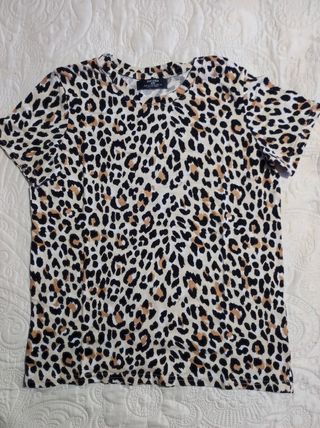 Camiseta leopardo Bershka 
