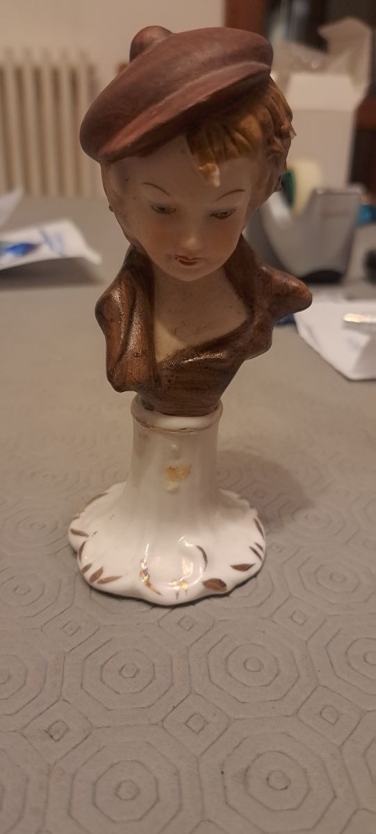 Statuina in biscuit mezzo busto