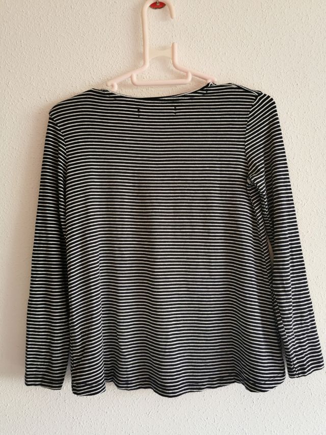 Camiseta de niña en la talla 7-8 años de