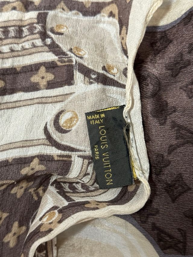 Pañuelo LV 100% seda