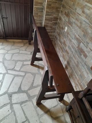 Lote de Bancos y mesas de madera maciza