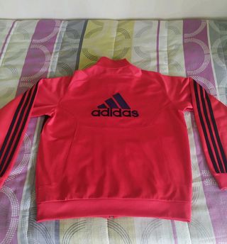 Chaqueta Adidas. 