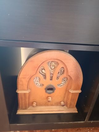 Radio antigua ideal para decorar o coleccionar