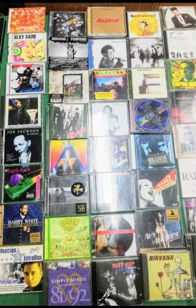 Vinilo & VHS & DVD & CD.