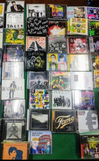 Vinilo & VHS & DVD & CD.