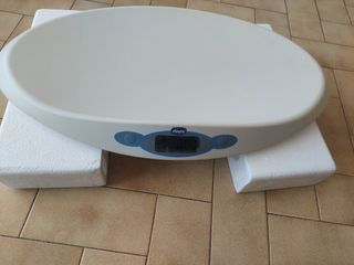 Bilancia digitale per neonati