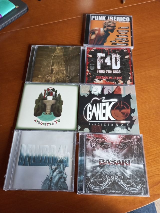 CDs Euskal taldeak y punk