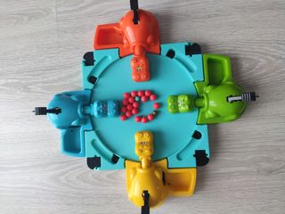 Juego Tragabolas de toda la vida 🏐🦛