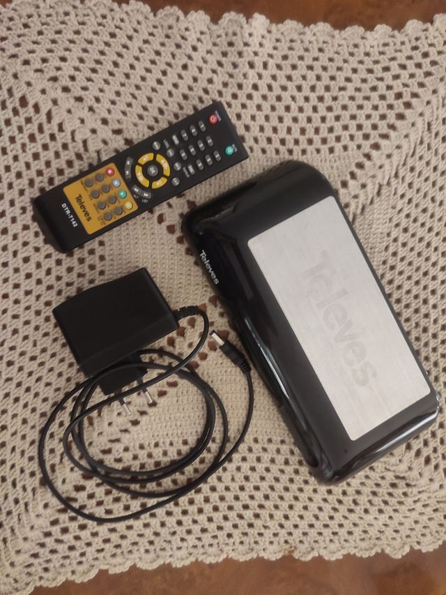 Televes+mando+enchufe DTR-7142