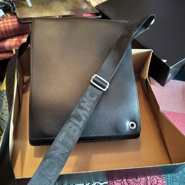 Bolso Montblanc caballero
SUPER REBAJAS !!!