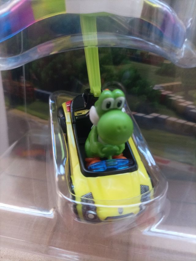 Coche Hotwheels Yoshi