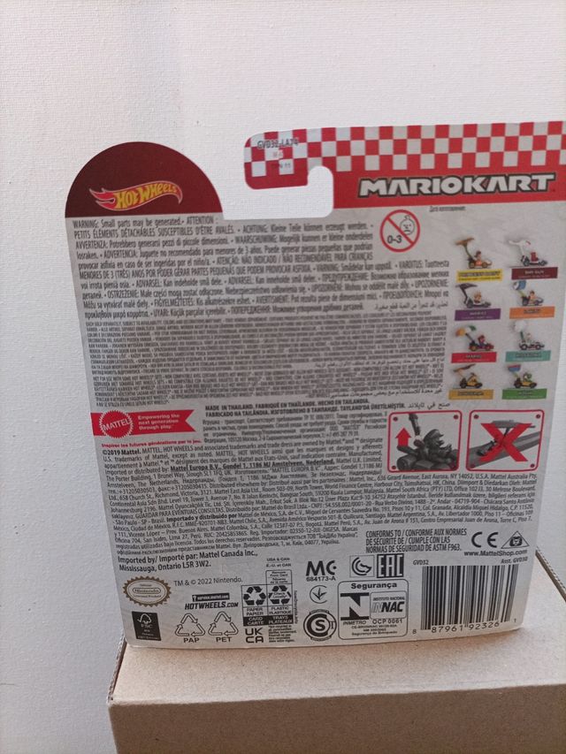 Coche Hotwheels Yoshi