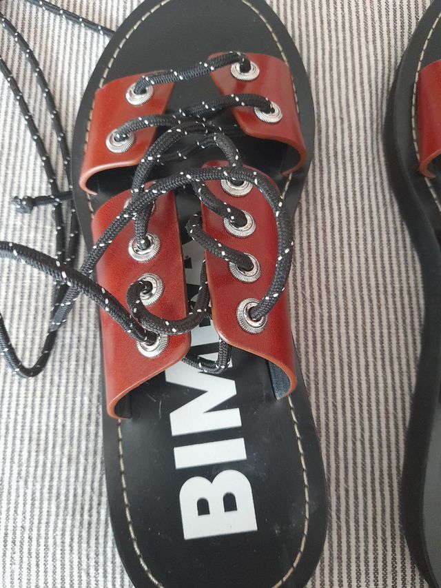 Sandalias cuero bimba y lola