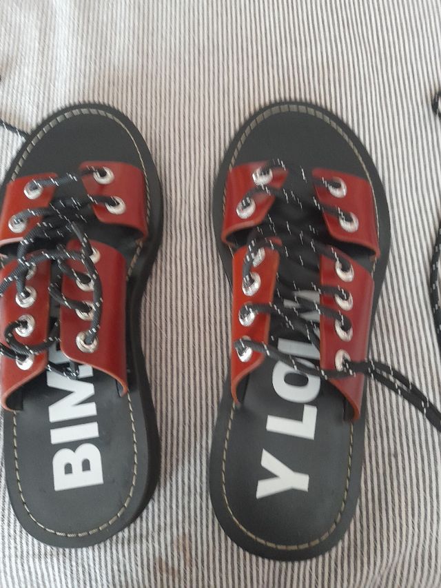 Sandalias cuero bimba y lola