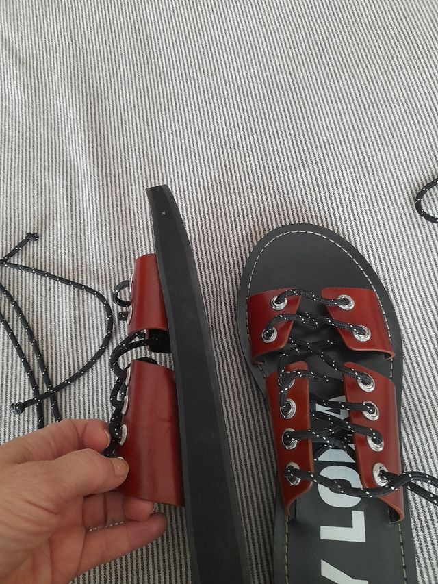 Sandalias cuero bimba y lola