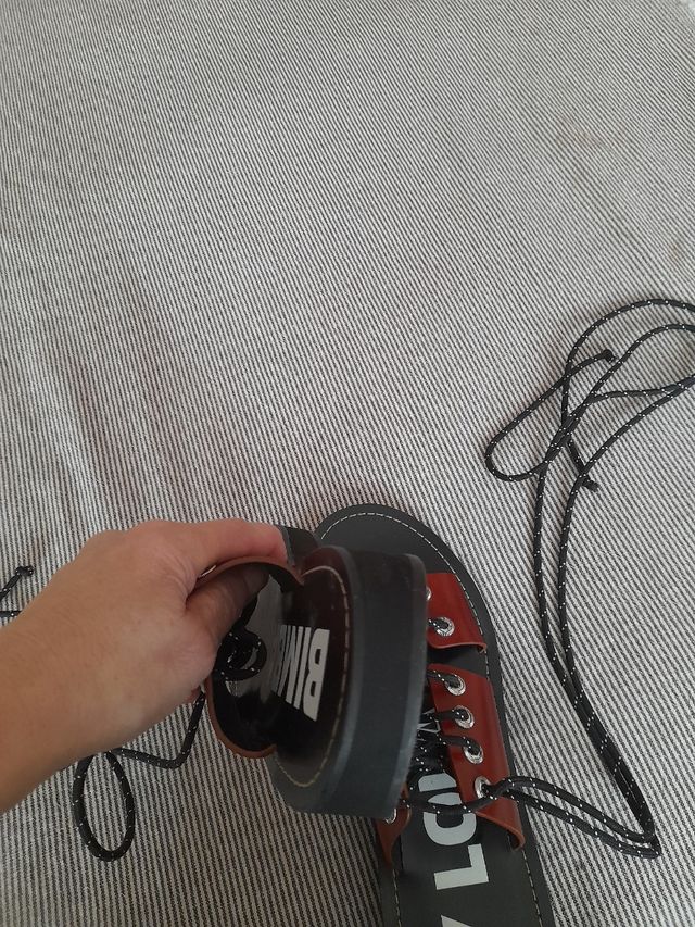 Sandalias cuero bimba y lola