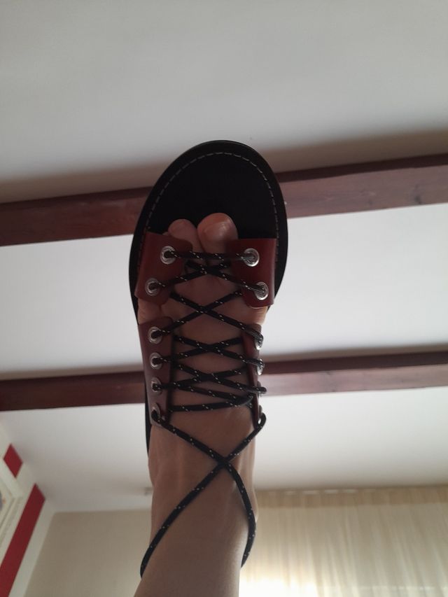 Sandalias cuero bimba y lola