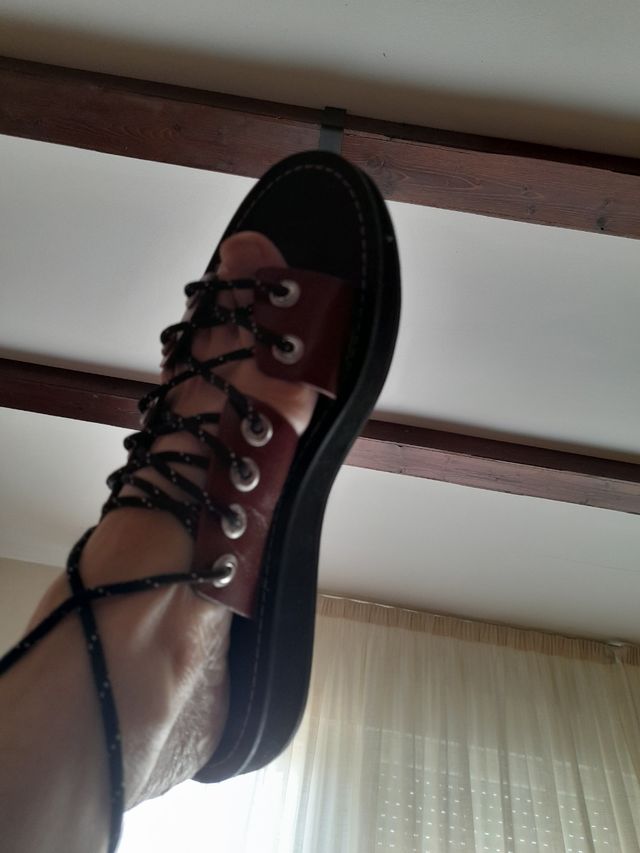 Sandalias cuero bimba y lola