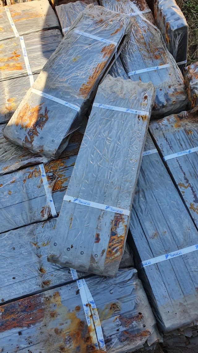 Carros esten aluminio