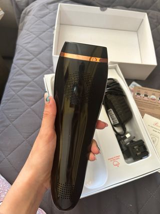 DEPILADORA IPL (LUZ PULSADA)