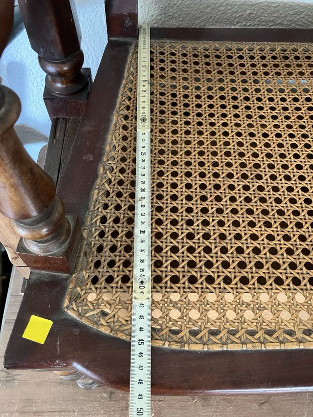 SOFA VINTAGE. DE REJILLA. LLEVO A DOMICILIO