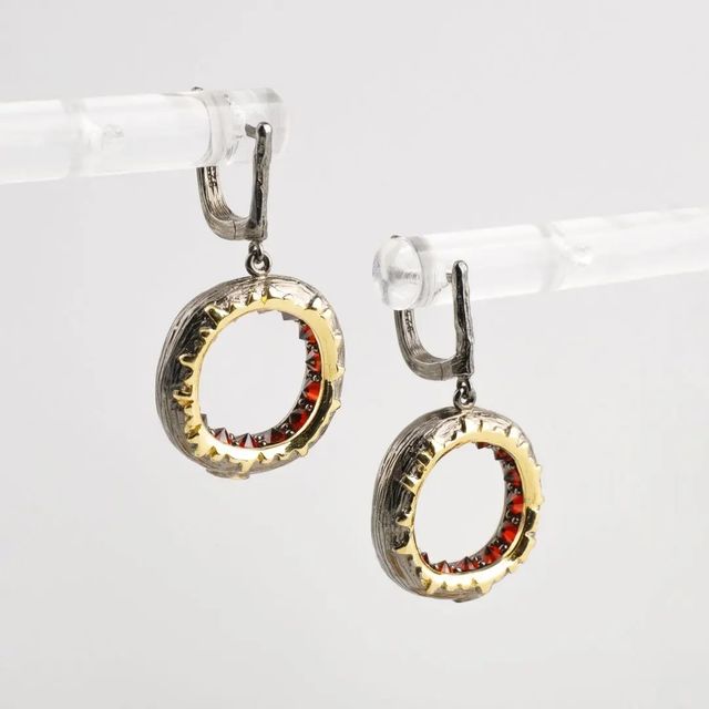 Pendientes plata 925 circonitas rojas invertidas