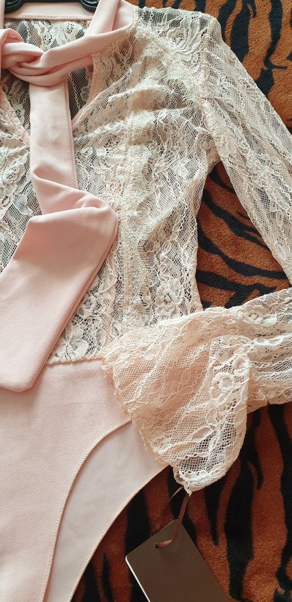 Body sin estrenar de (blonda)