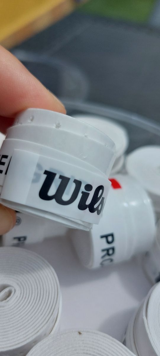 Overgrips blancos perforados