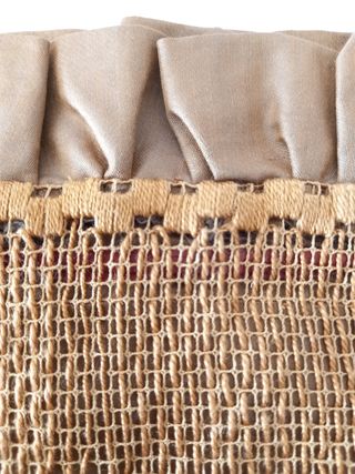 MUY ANTIGUA LIMOSNERA