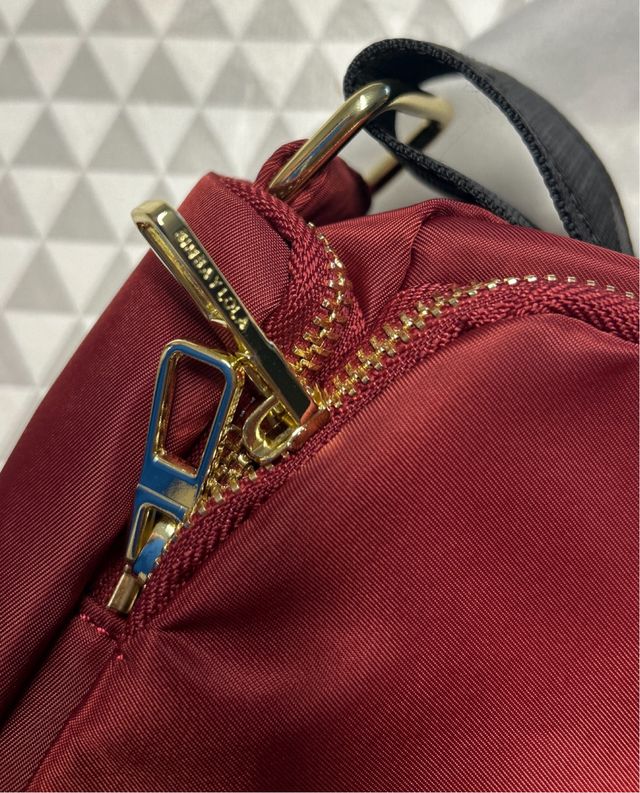Bolso color vino ByL